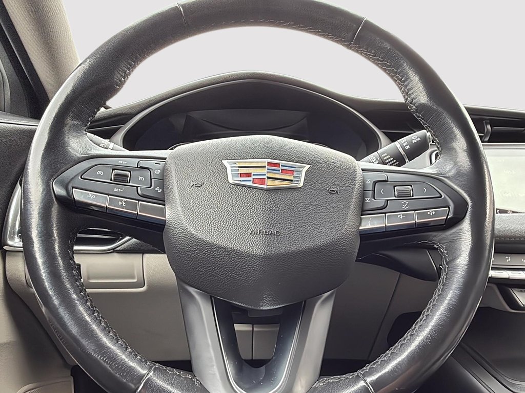 2020 Cadillac XT4 AWD Luxury in Drummondville, Quebec - 11 - w1024h768px