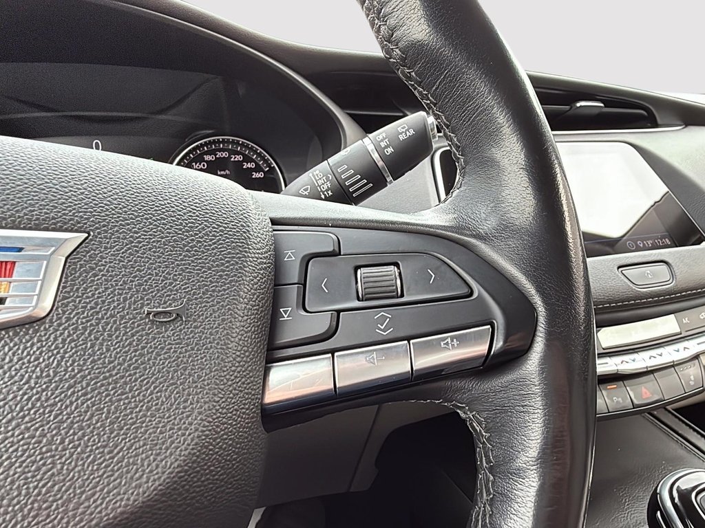 2020 Cadillac XT4 AWD Luxury in Drummondville, Quebec - 13 - w1024h768px