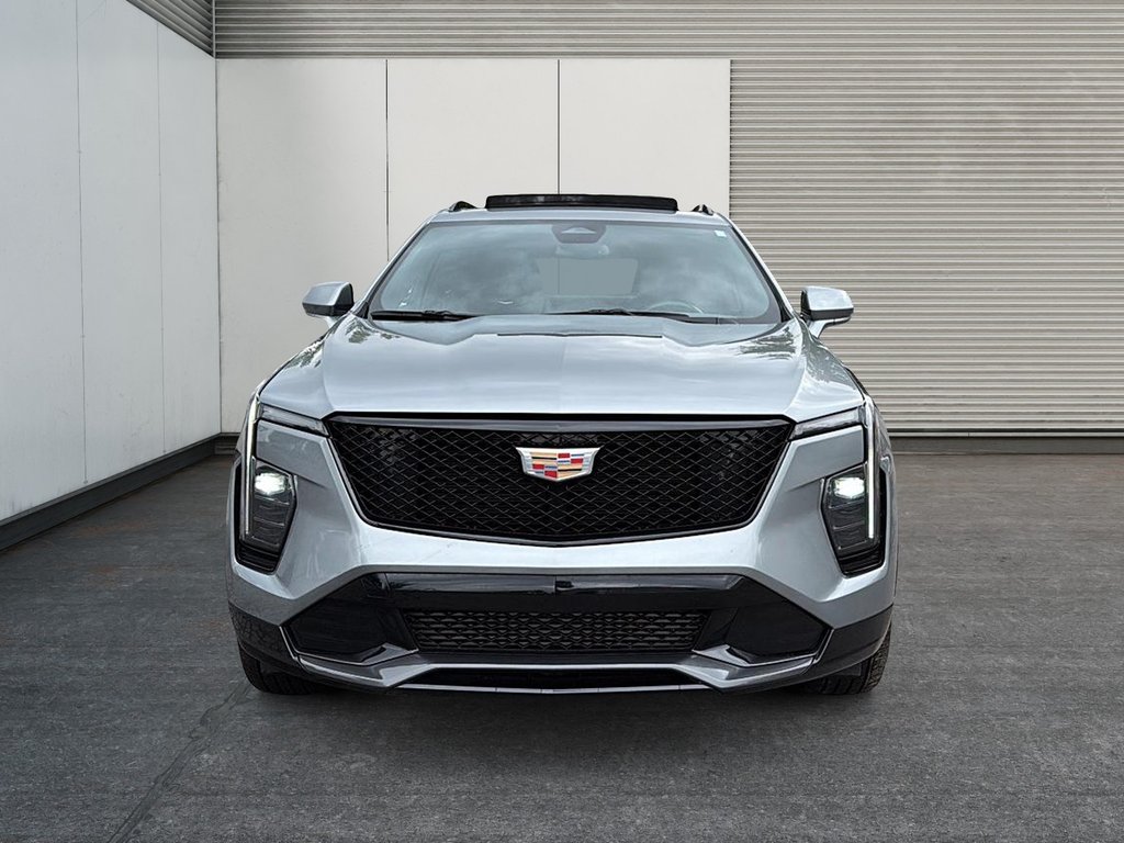 Cadillac XT4 AWD Sport 2024 à Drummondville, Québec - 2 - w1024h768px