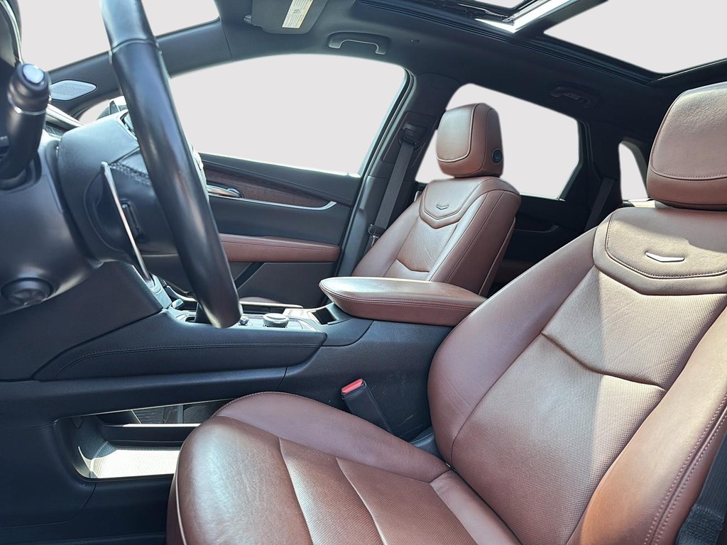 2023 Cadillac XT5 AWD Sport in Drummondville, Quebec - 8 - w1024h768px