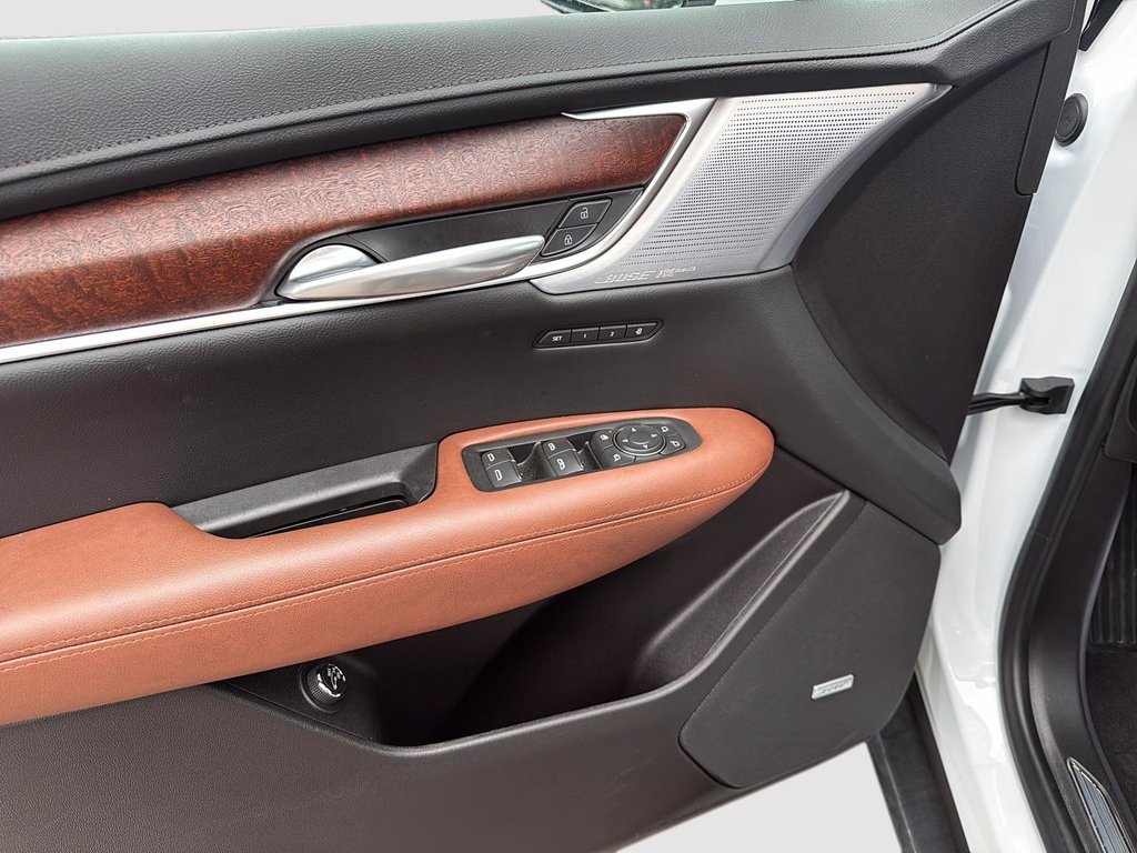 2024 Cadillac XT5 AWD Sport in Drummondville, Quebec - 12 - w1024h768px