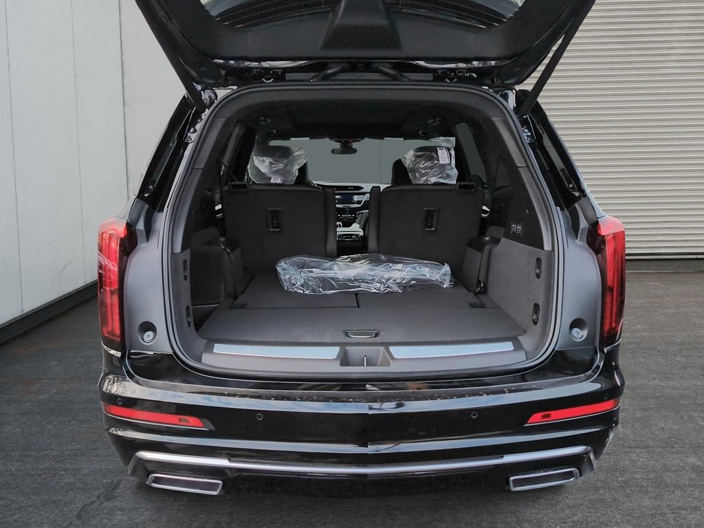 2025 Cadillac XT6 Premium Luxury in Drummondville, Quebec - 7 - w1024h768px