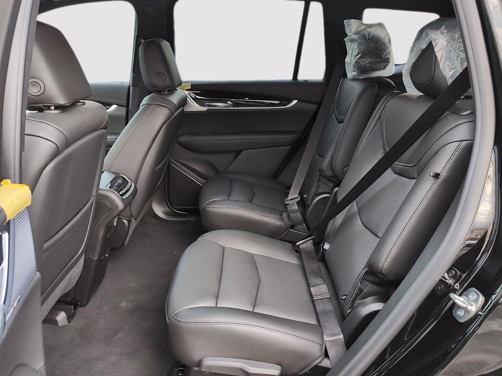 2025 Cadillac XT6 Premium Luxury in Drummondville, Quebec - 12 - w1024h768px