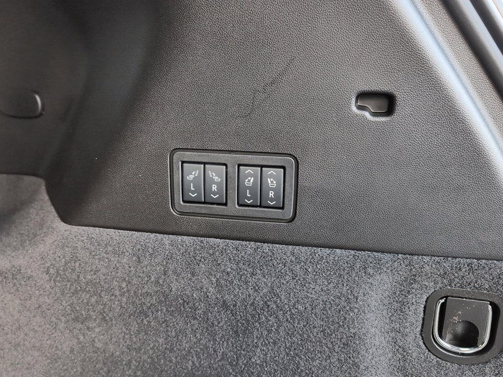 2025 Cadillac XT6 Premium Luxury in Drummondville, Quebec - 8 - w1024h768px