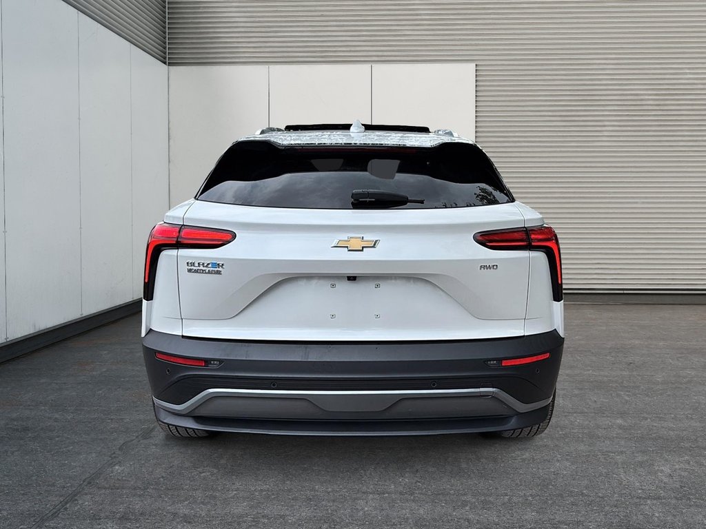 2024 Chevrolet Blazer EV eAWD LT in Drummondville, Quebec - 3 - w1024h768px