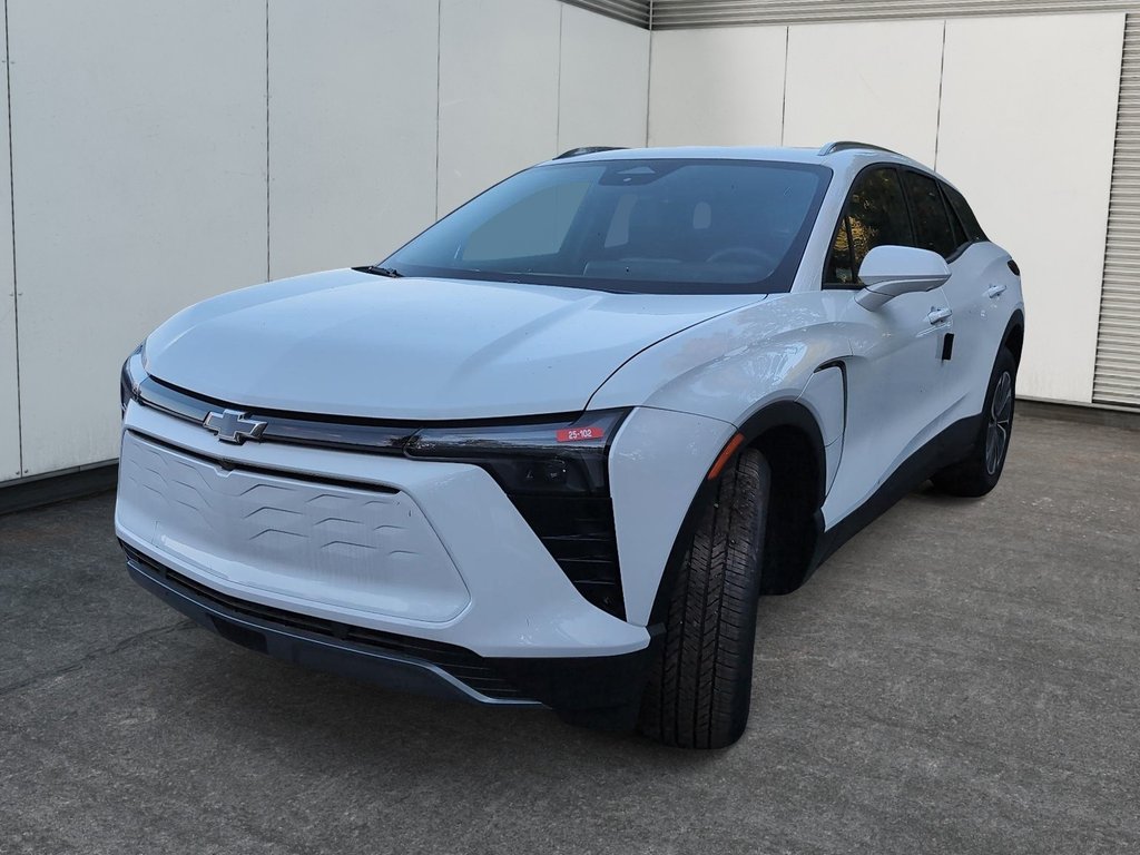 Chevrolet Blazer EV LT 2025 à Drummondville, Québec - 2 - w1024h768px