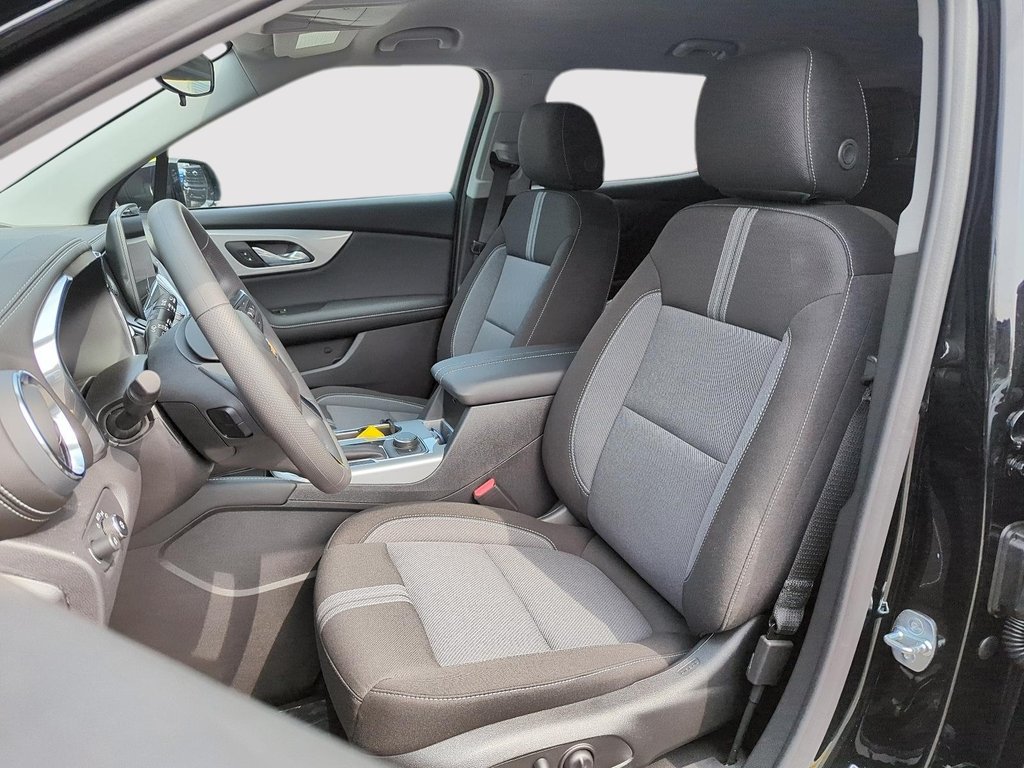 2026 Chevrolet Blazer LT in Drummondville, Quebec - 8 - w1024h768px