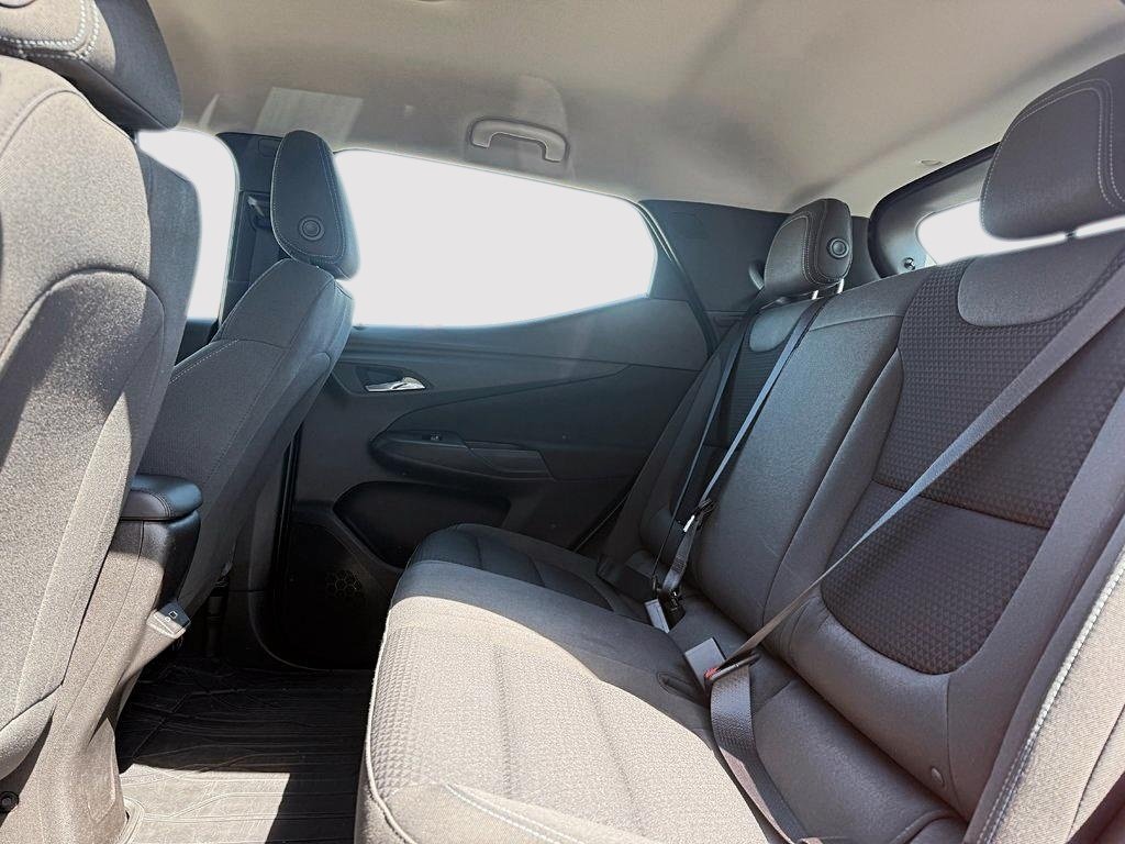 2022 Chevrolet BOLT EUV LT in Drummondville, Quebec - 9 - w1024h768px