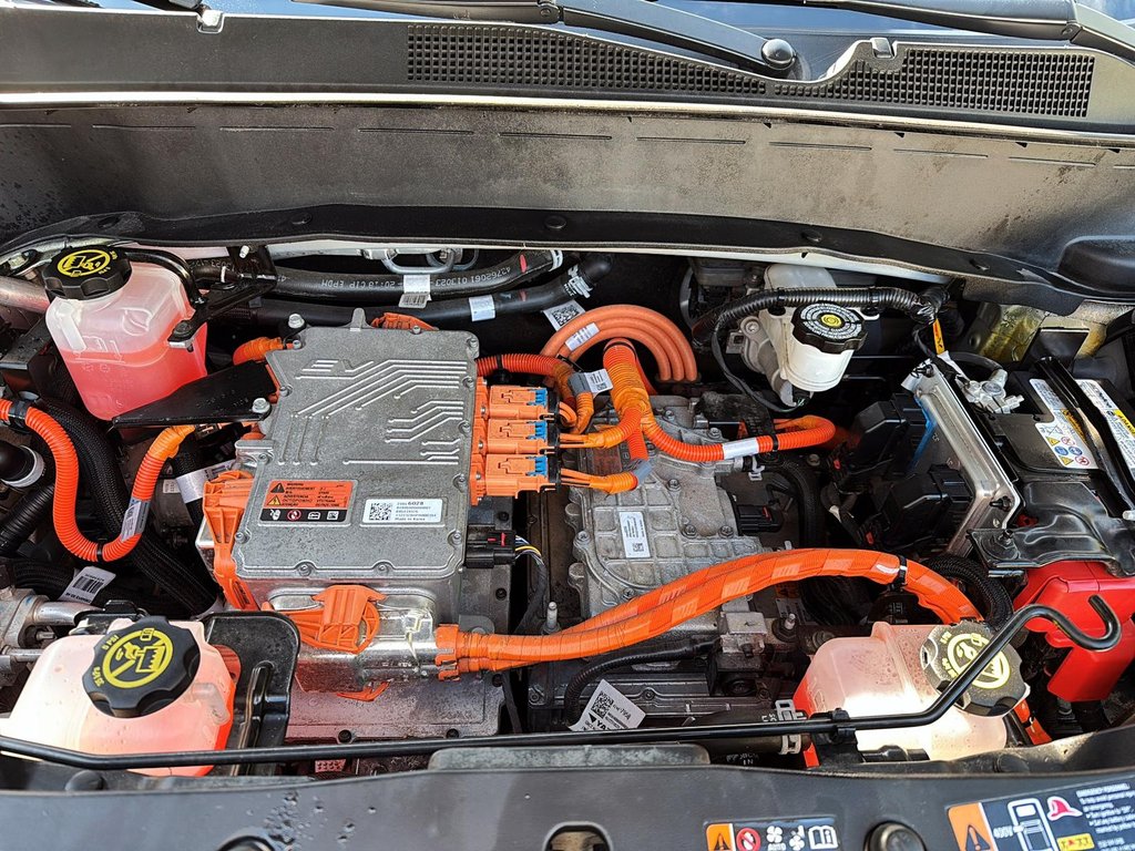 2023 Chevrolet BOLT EUV LT in Drummondville, Quebec - 8 - w1024h768px