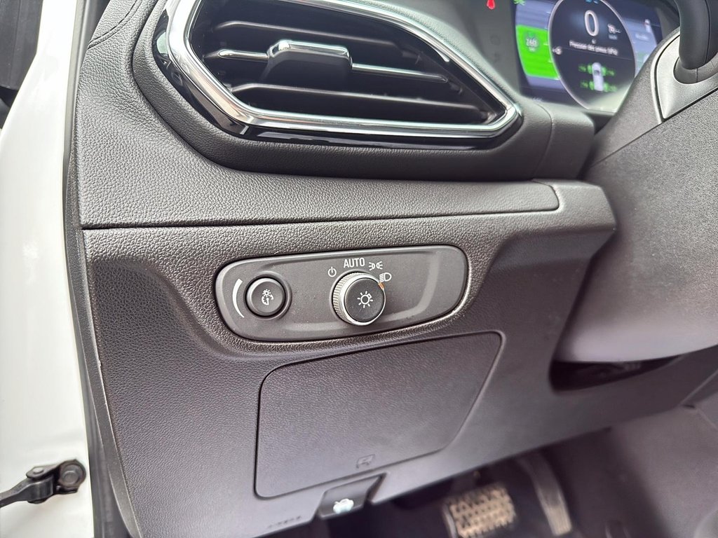 2023 Chevrolet Bolt EUV LT in Drummondville, Quebec - 13 - w1024h768px