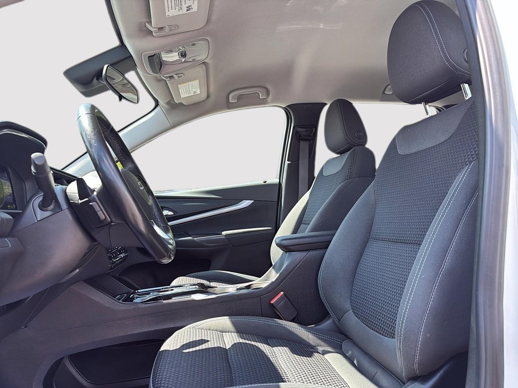2023 Chevrolet Bolt EUV LT in Drummondville, Quebec - 9 - w1024h768px