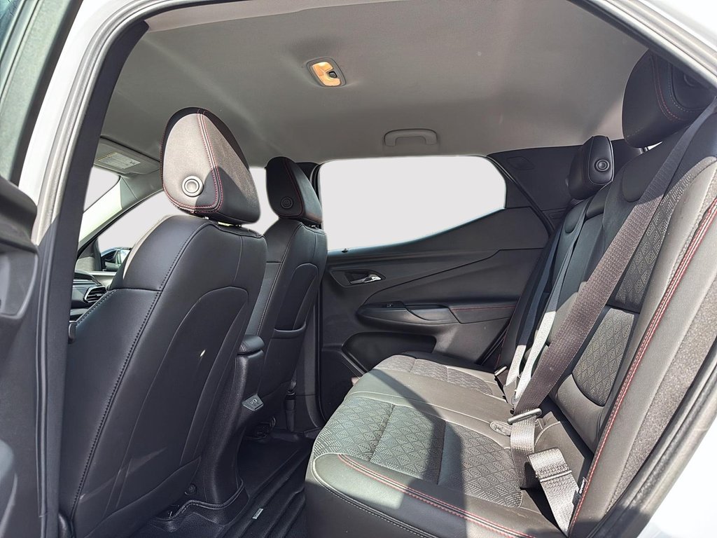 2023 Chevrolet Bolt EUV LT in Drummondville, Quebec - 10 - w1024h768px