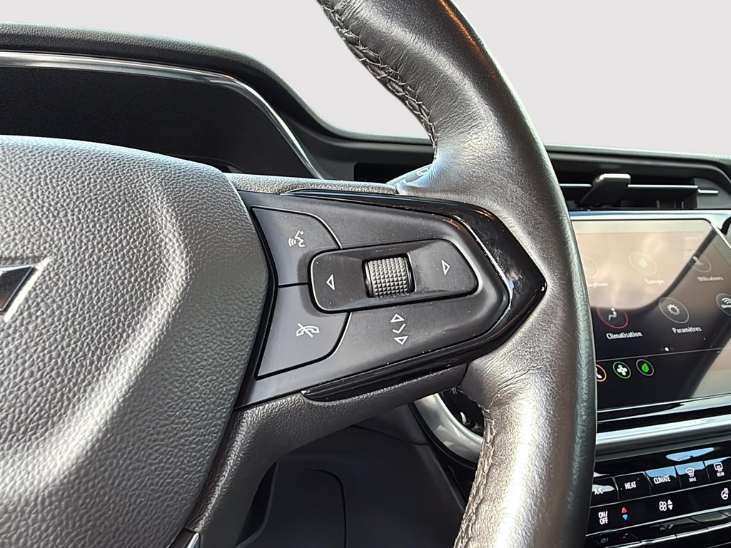 2023 Chevrolet Bolt EUV LT in Drummondville, Quebec - 16 - w1024h768px