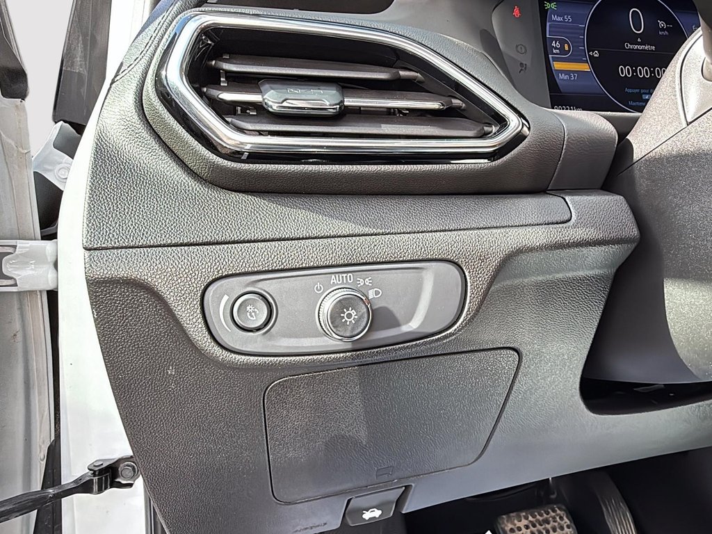 2023 Chevrolet Bolt EUV LT in Drummondville, Quebec - 13 - w1024h768px