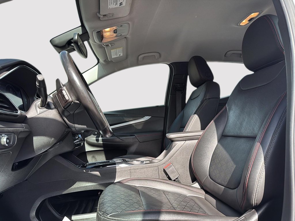 2023 Chevrolet Bolt EUV LT in Drummondville, Quebec - 9 - w1024h768px