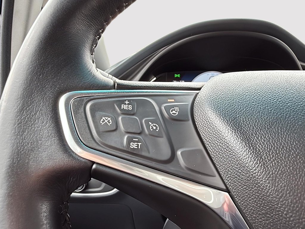 2017 Chevrolet Bolt EV LT in Drummondville, Quebec - 15 - w1024h768px