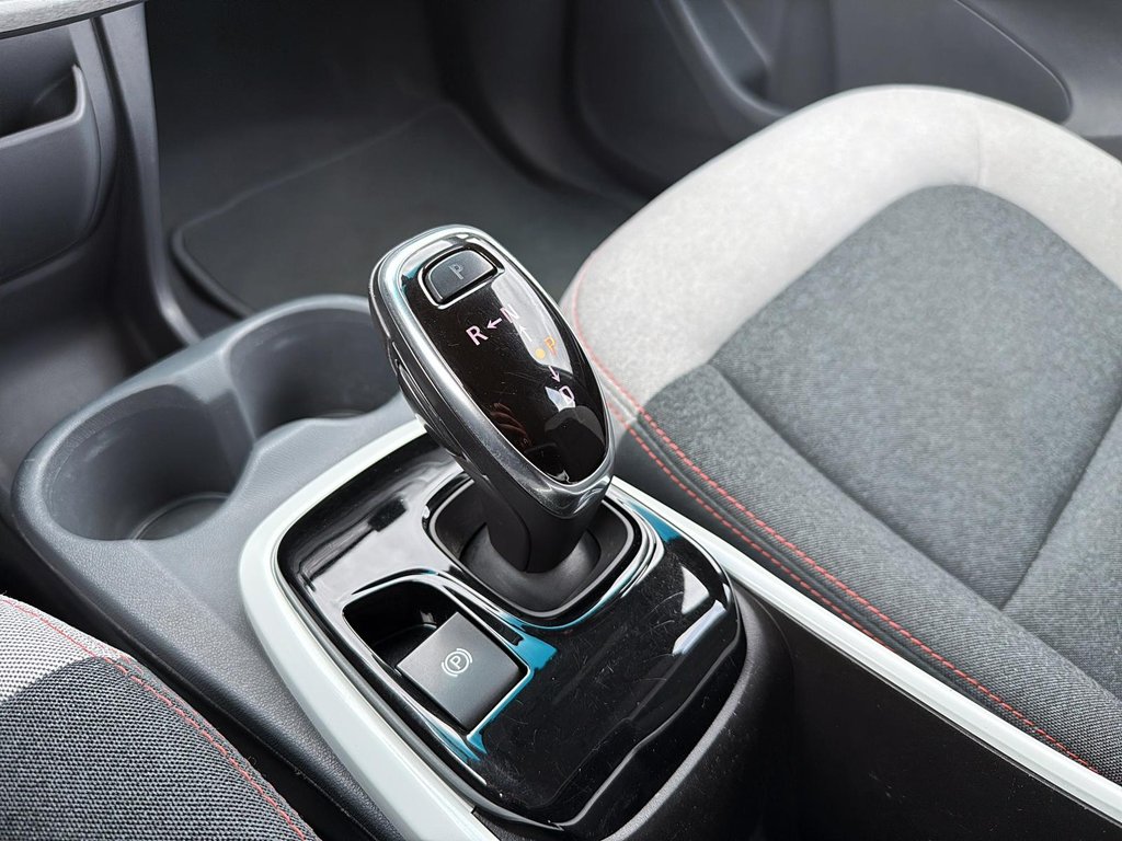 2017 Chevrolet Bolt EV LT in Drummondville, Quebec - 19 - w1024h768px