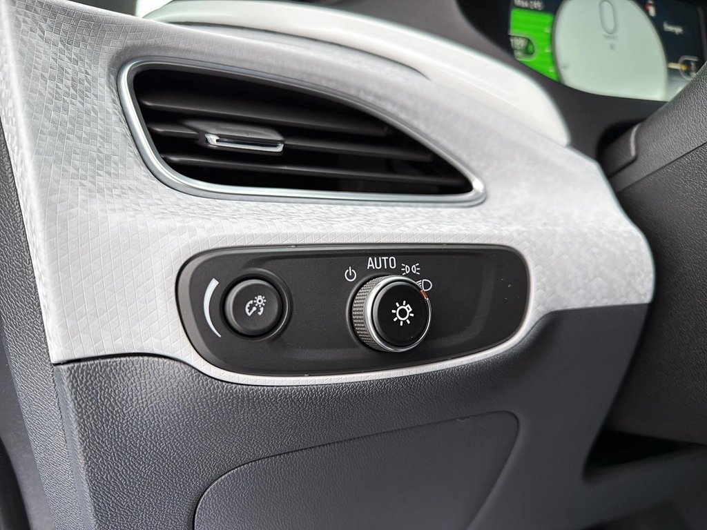 2019 Chevrolet Bolt EV LT in Drummondville, Quebec - 11 - w1024h768px