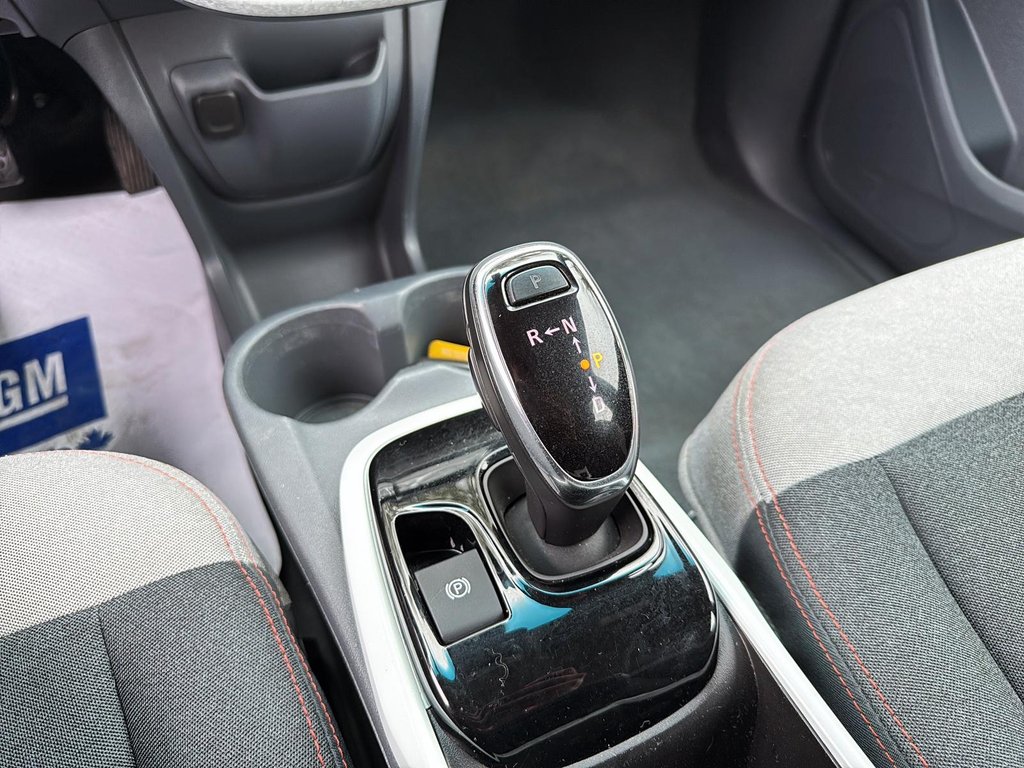 2021 Chevrolet Bolt EV LT in Drummondville, Quebec - 16 - w1024h768px