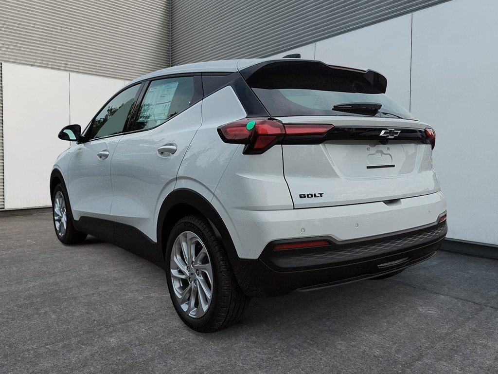 2027 Chevrolet Bolt LT in Drummondville, Quebec - 4 - w1024h768px