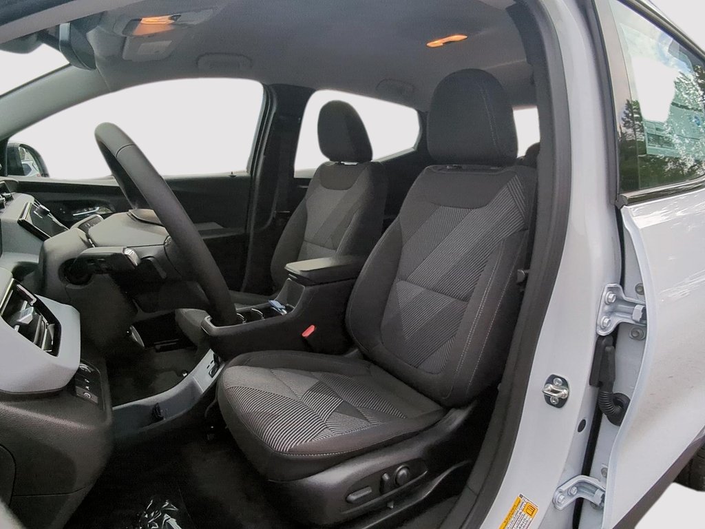 2027 Chevrolet Bolt LT in Drummondville, Quebec - 8 - w1024h768px