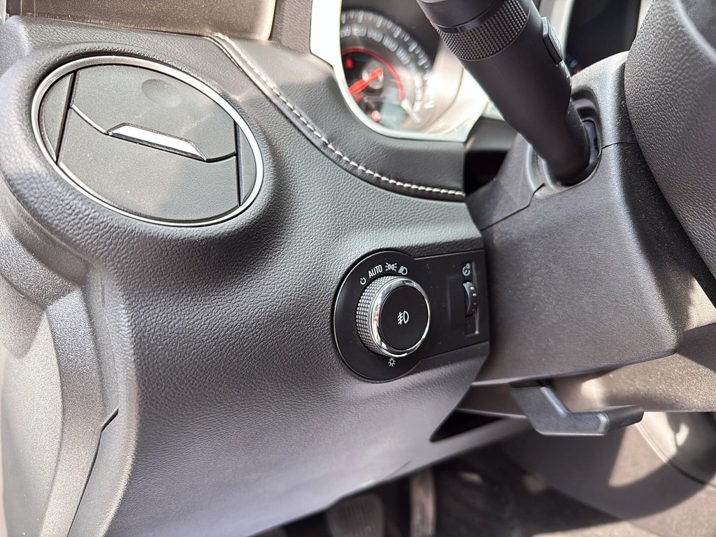2014 Chevrolet Camaro 2SS in Drummondville, Quebec - 11 - w1024h768px
