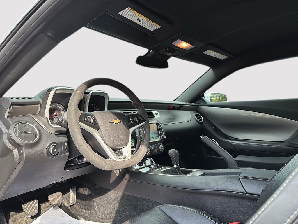 2014 Chevrolet Camaro 2SS in Drummondville, Quebec - 9 - w1024h768px