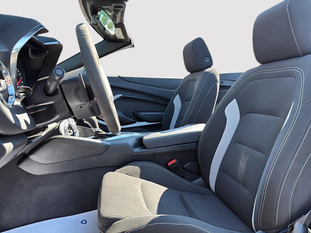 2023 Chevrolet Camaro 1SS in Drummondville, Quebec - 8 - w1024h768px