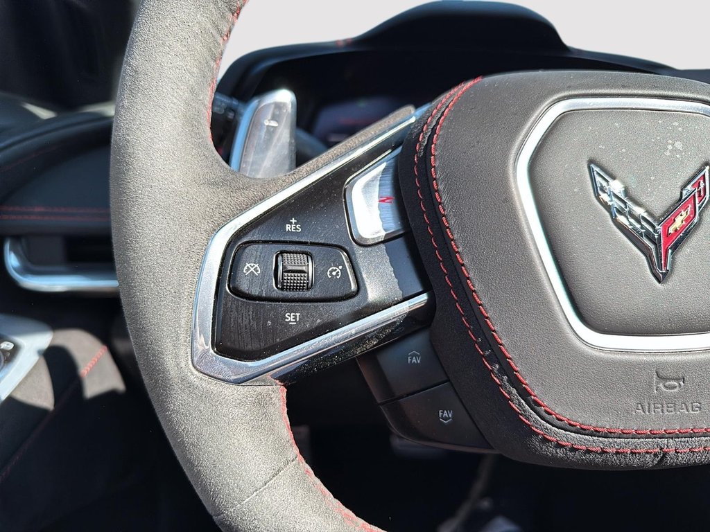 2020 Chevrolet Corvette 3LT in Drummondville, Quebec - 14 - w1024h768px