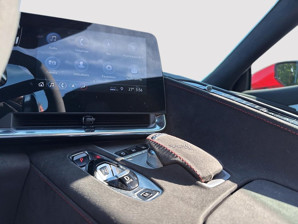 2020 Chevrolet Corvette 3LT in Drummondville, Quebec - 17 - w1024h768px
