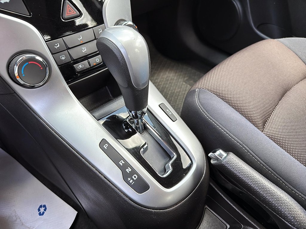 Chevrolet Cruze 1LT 2015 à Drummondville, Québec - 17 - w1024h768px