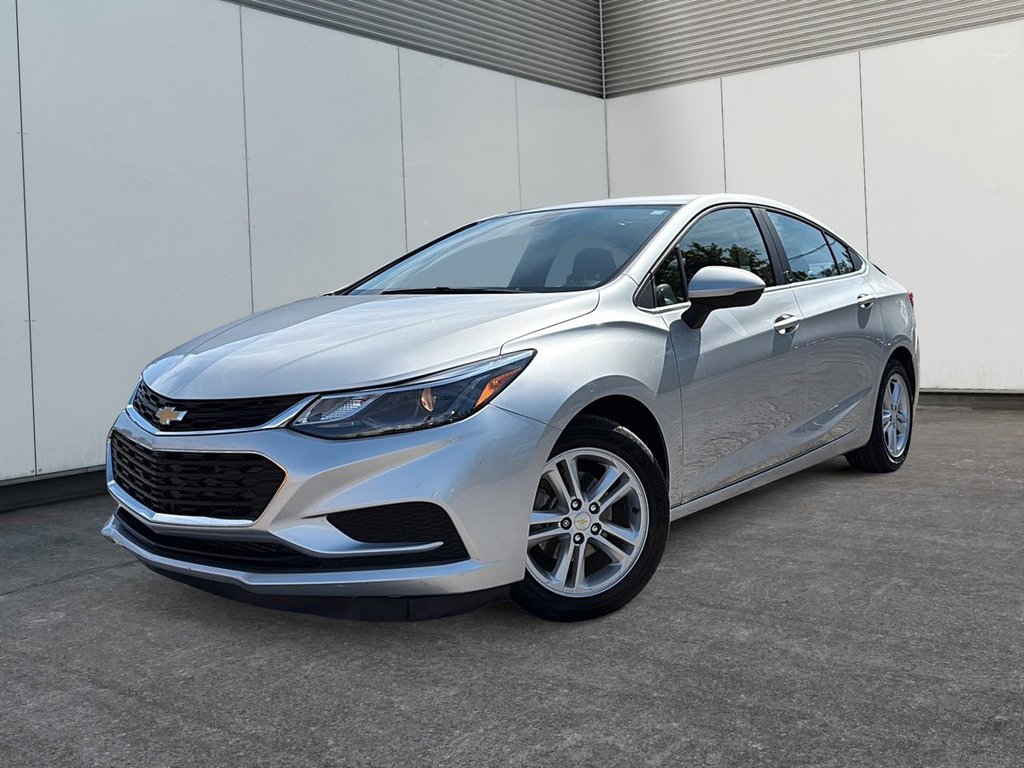 2016 Chevrolet Cruze LT in Drummondville, Quebec - 1 - w1024h768px