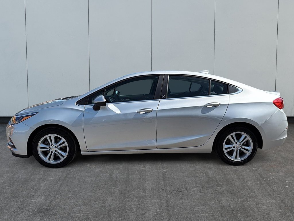 2016 Chevrolet Cruze LT in Drummondville, Quebec - 5 - w1024h768px