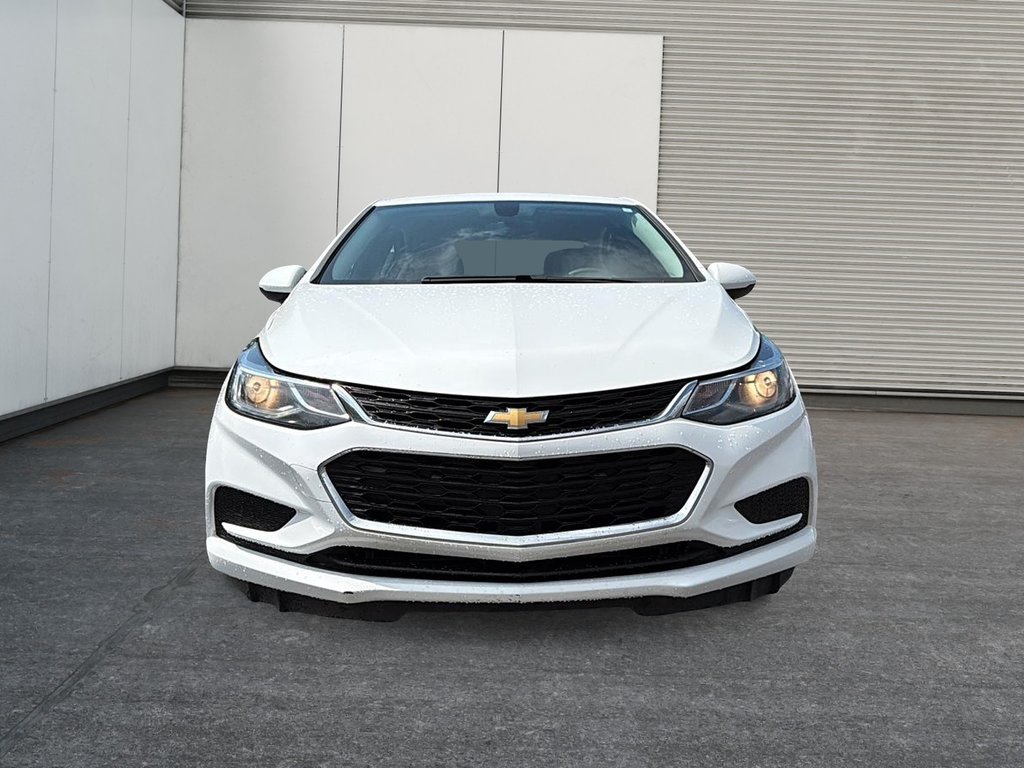2018 Chevrolet Cruze LS in Drummondville, Quebec - 2 - w1024h768px