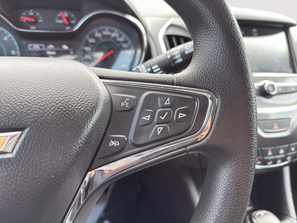 2018 Chevrolet Cruze LS in Drummondville, Quebec - 16 - w1024h768px