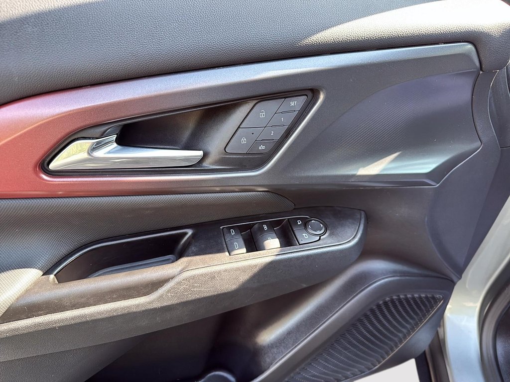 2024 Chevrolet Equinox EV RS in Drummondville, Quebec - 12 - w1024h768px