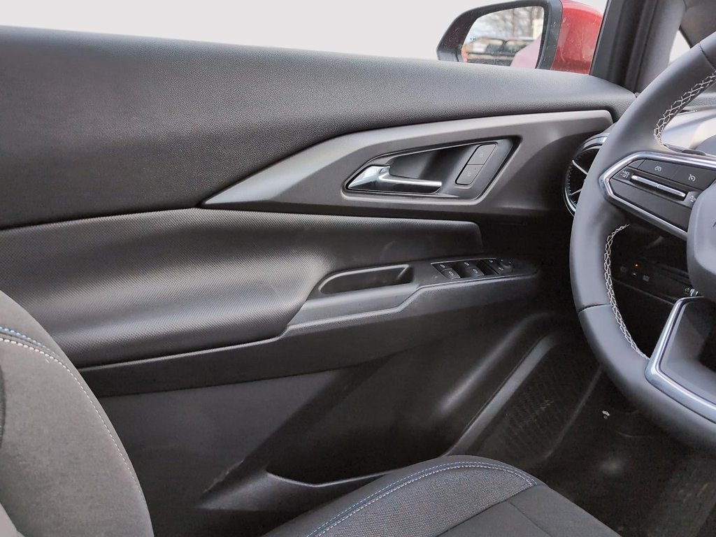 Chevrolet Equinox EV 2LT 2026 à Drummondville, Québec - 12 - w1024h768px