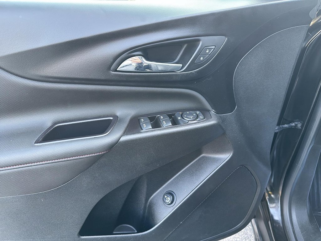 2022 Chevrolet Equinox RS in Drummondville, Quebec - 12 - w1024h768px