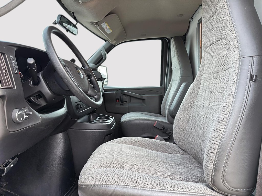 Chevrolet Express Commercial Cutaway  2023 à Drummondville, Québec - 9 - w1024h768px