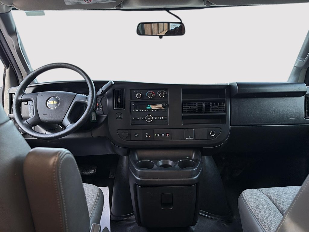 Chevrolet Express Commercial Cutaway  2023 à Drummondville, Québec - 10 - w1024h768px