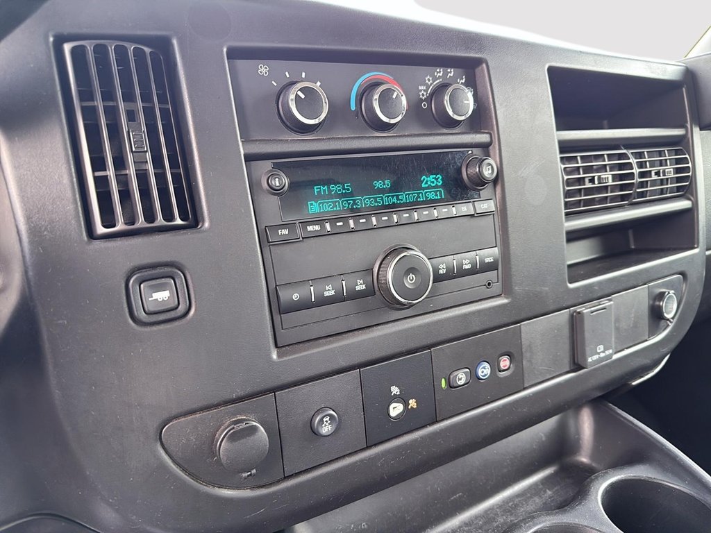 Chevrolet Express Commercial Cutaway  2023 à Drummondville, Québec - 16 - w1024h768px