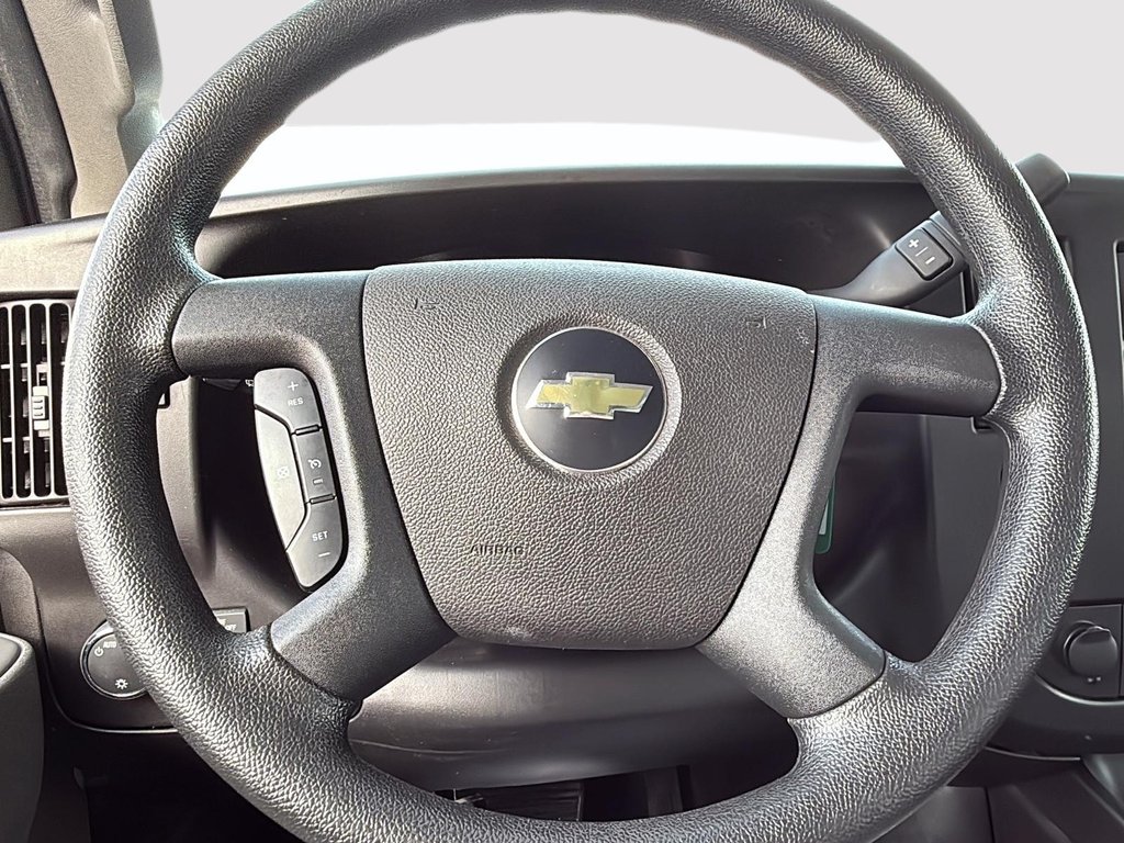 Chevrolet Express Commercial Cutaway  2023 à Drummondville, Québec - 13 - w1024h768px