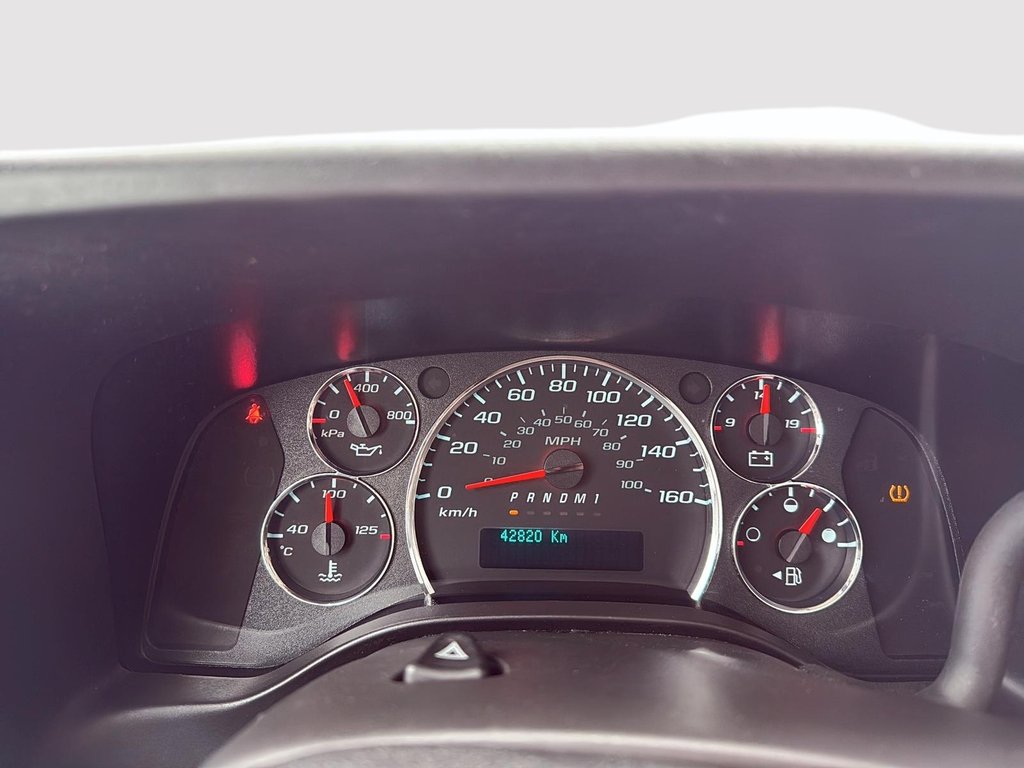 2024 Chevrolet Express Commercial Cutaway in Drummondville, Quebec - 14 - w1024h768px