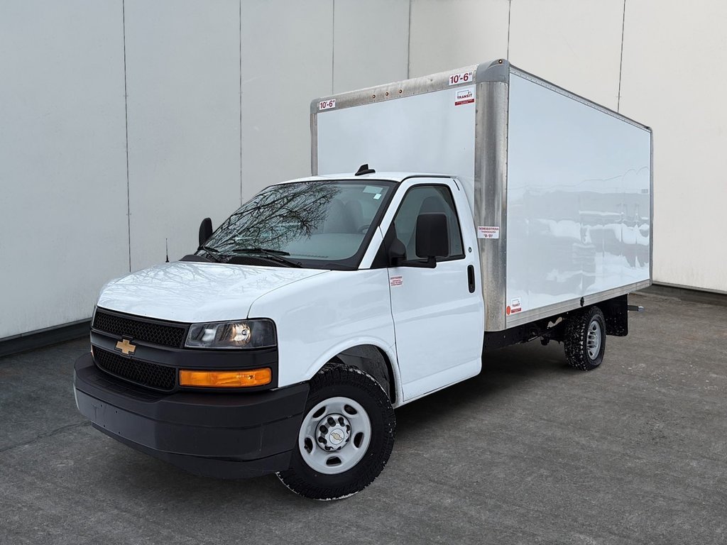 2024 Chevrolet Express Commercial Cutaway in Drummondville, Quebec - 1 - w1024h768px
