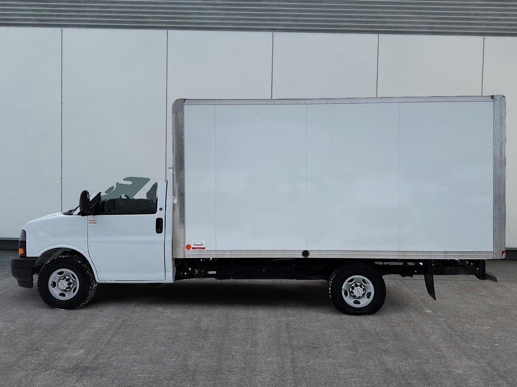 2024 Chevrolet Express Commercial Cutaway in Drummondville, Quebec - 5 - w1024h768px