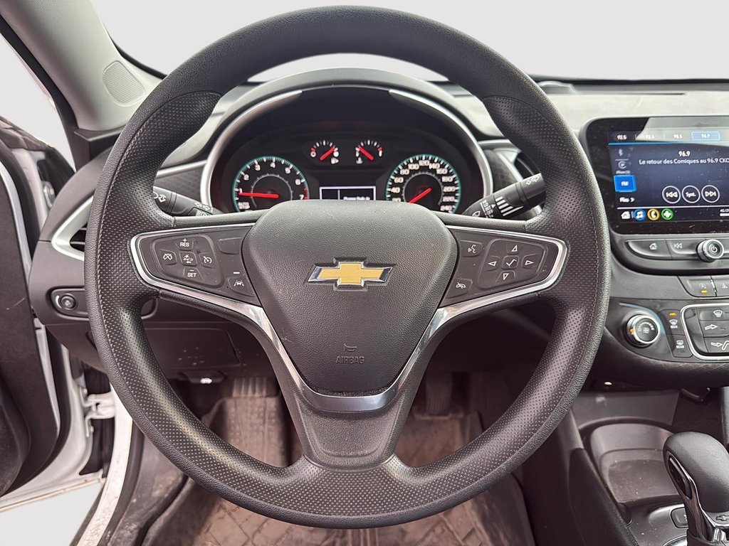 2024 Chevrolet Malibu LS in Drummondville, Quebec - 11 - w1024h768px