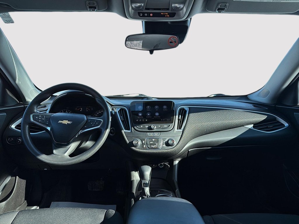 2024 Chevrolet Malibu LS in Drummondville, Quebec - 9 - w1024h768px