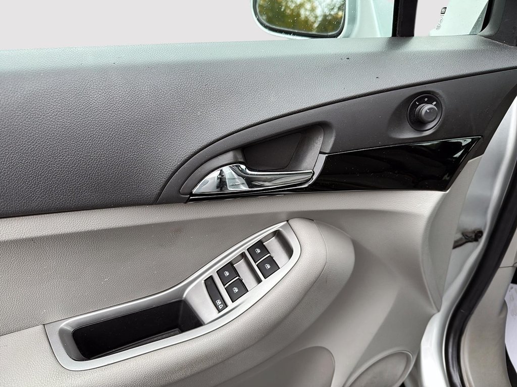 2012 Chevrolet Orlando in Drummondville, Quebec - 10 - w1024h768px