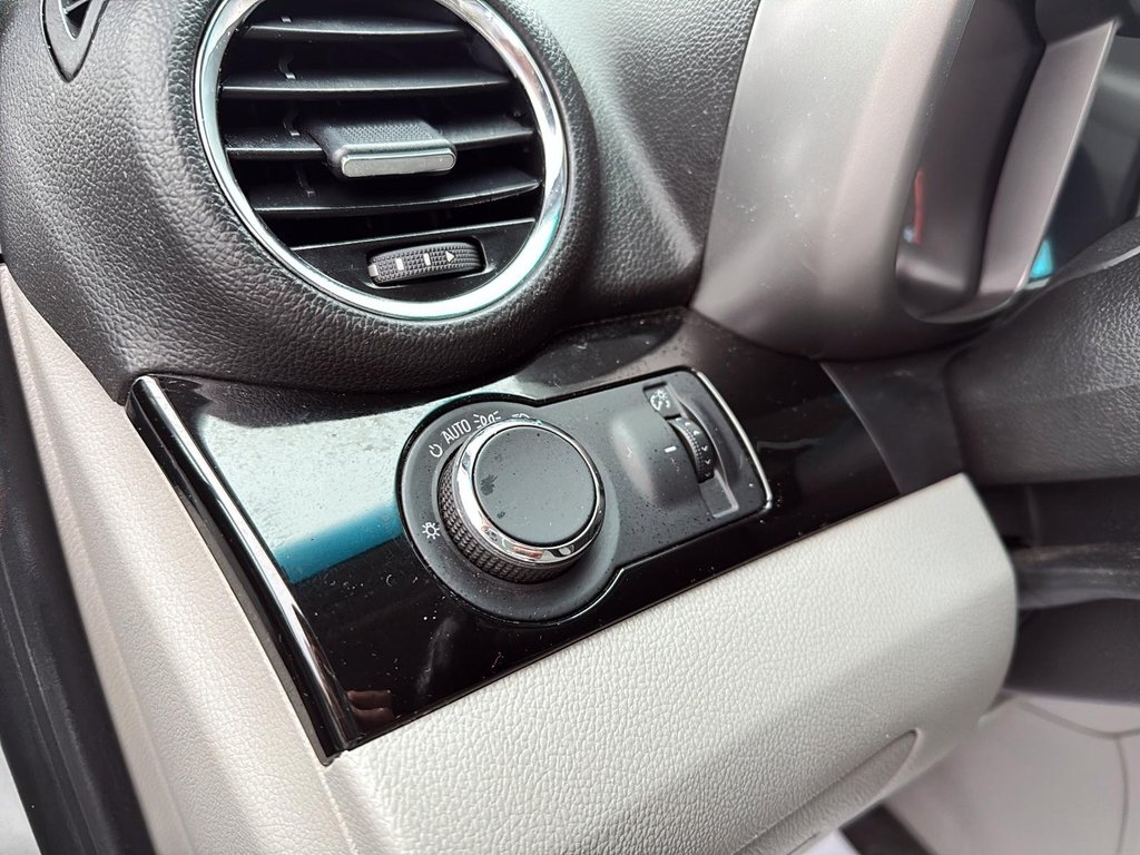 2012 Chevrolet Orlando in Drummondville, Quebec - 11 - w1024h768px