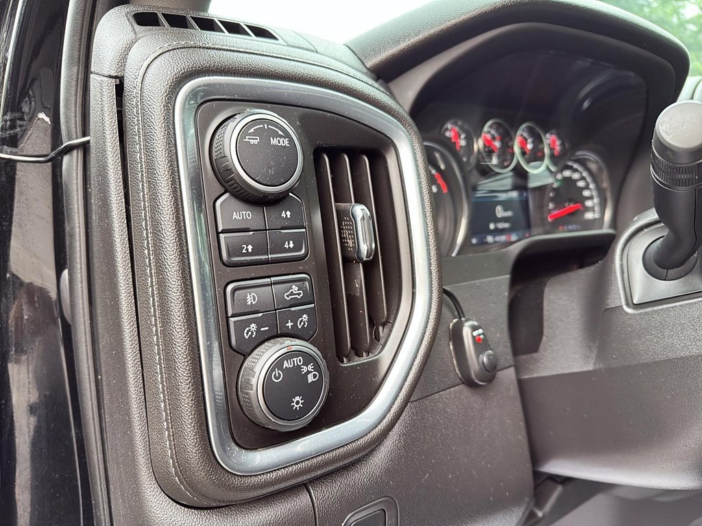 2022 Chevrolet Silverado 1500 LTD LT Trail Boss in Drummondville, Quebec - 11 - w1024h768px